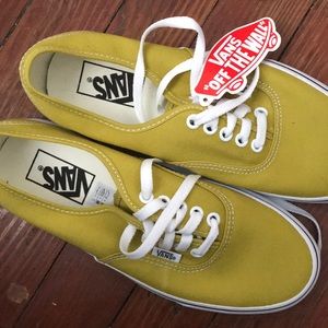 Women’s Vans Shoes 8 NWT